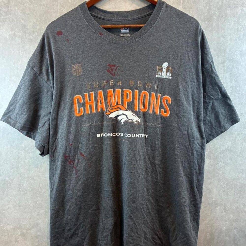 Nfl Men's Grey and Black T-shirt
